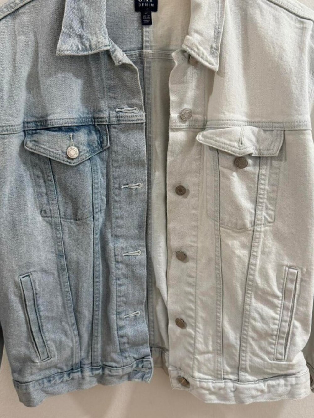 Gap Women's Blue and White Denim Jacket — Size XS